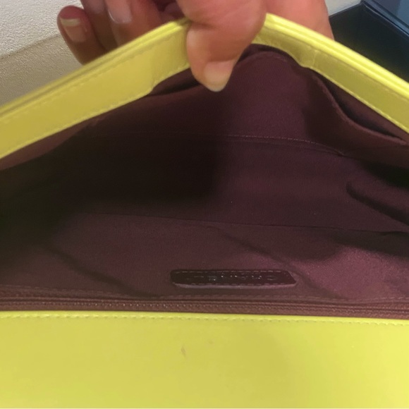๐๐Chanel chevron Yellow New medium Boy Bag - Picture 9 of 9